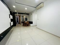 Prive (D19), Condominium #579948281